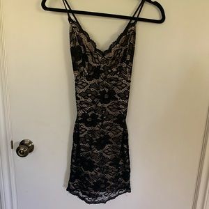 Papaya Lace Bodycon Dress (size small)